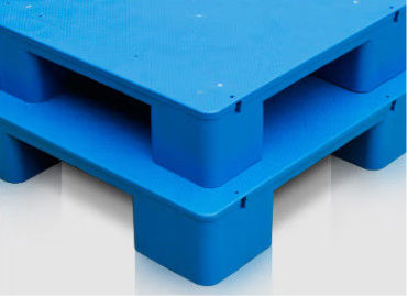 Η φτηνή χονδρική Stackable πλαστική παλέτα 1500*1200cm ευρο- βαρέων καθηκόντων 3ton αντικαθιστά την ξύλινη παλέτα
